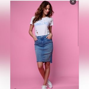 EUC MOTHER Peg Step Fray denim pencil skirt. Size 27